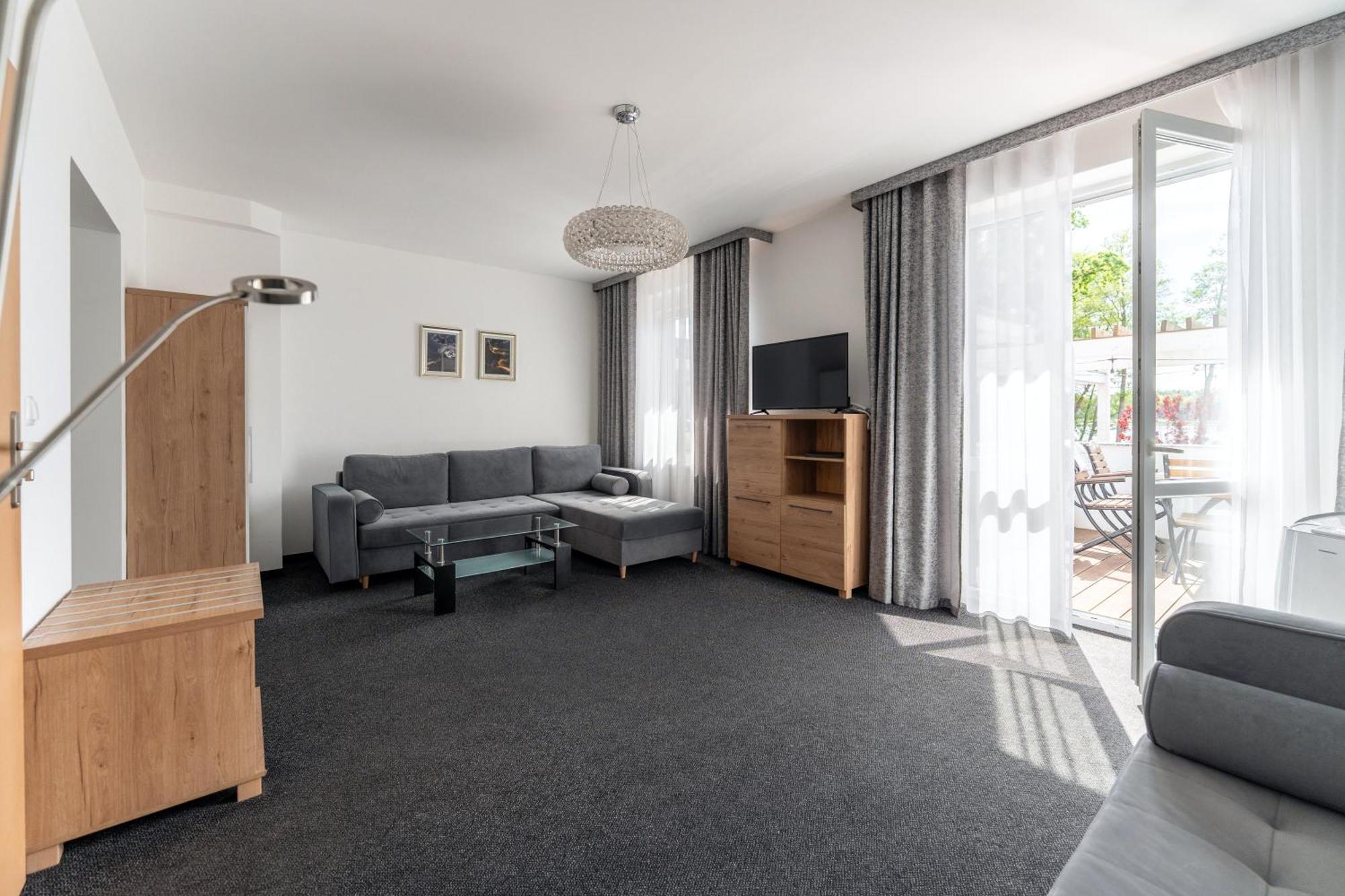 Hotel Tanzanit Jesiona Екстериор снимка
