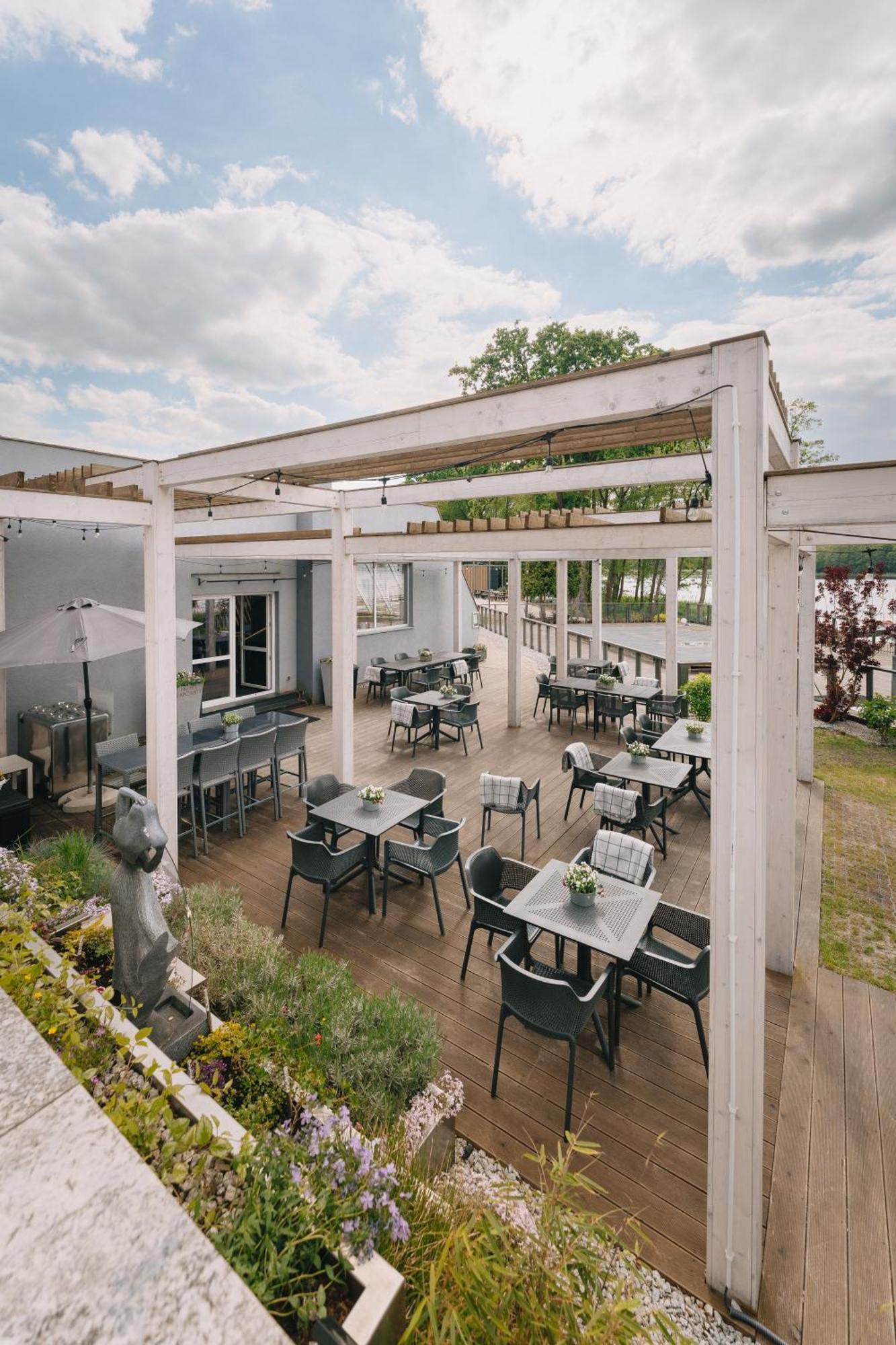 Hotel Tanzanit Jesiona Екстериор снимка