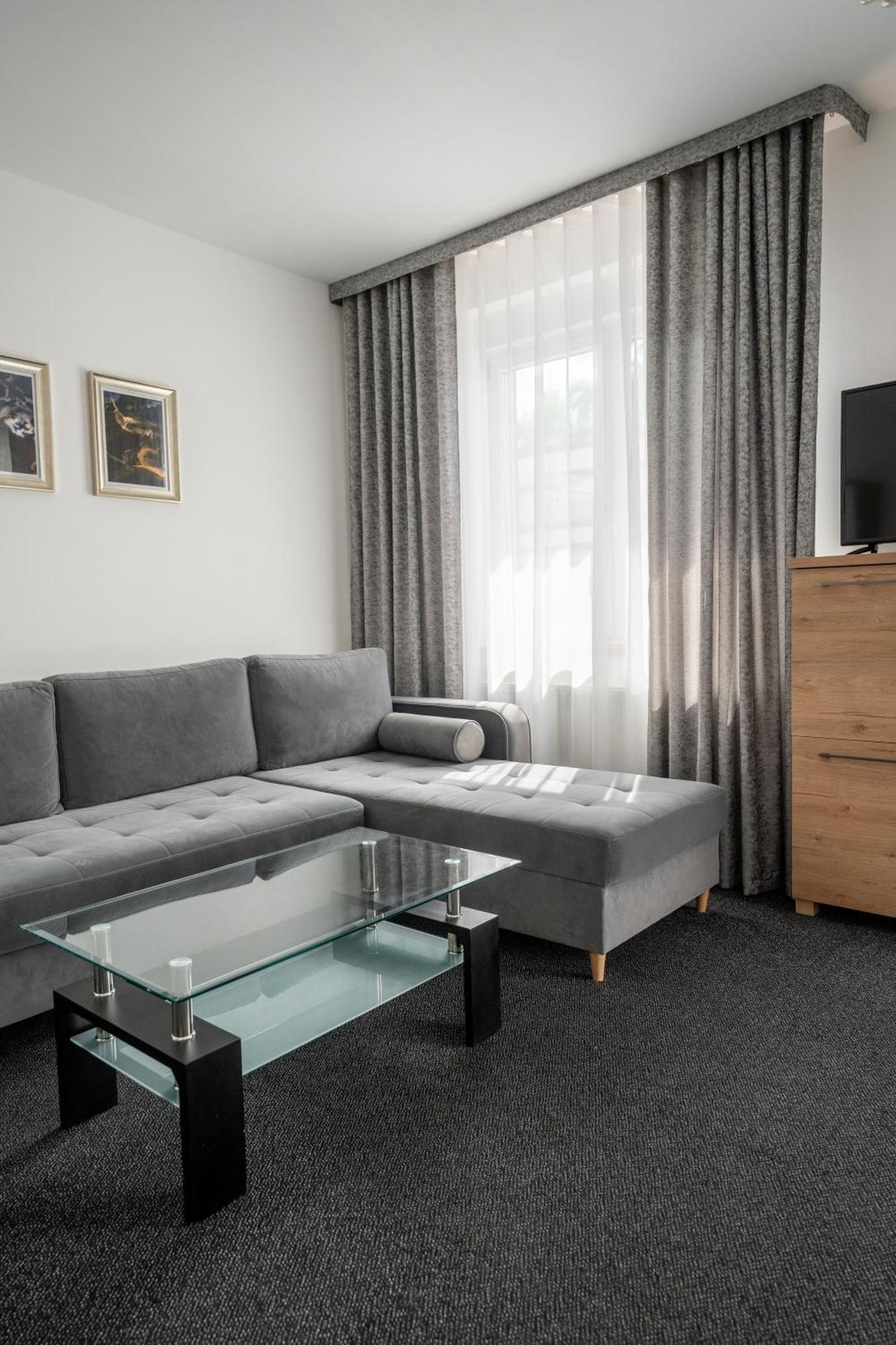 Hotel Tanzanit Jesiona Екстериор снимка